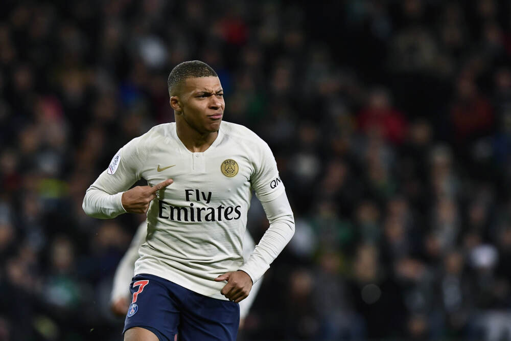 被兄弟\＂做局\＂夺走300亿公司，坐牢10年的赌徒CEO出来了